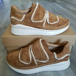 Like new!  UGG Ashby Spill Seam Sneakers